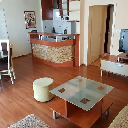 Petrov In Downtown - Center 70m2 سكوبجي